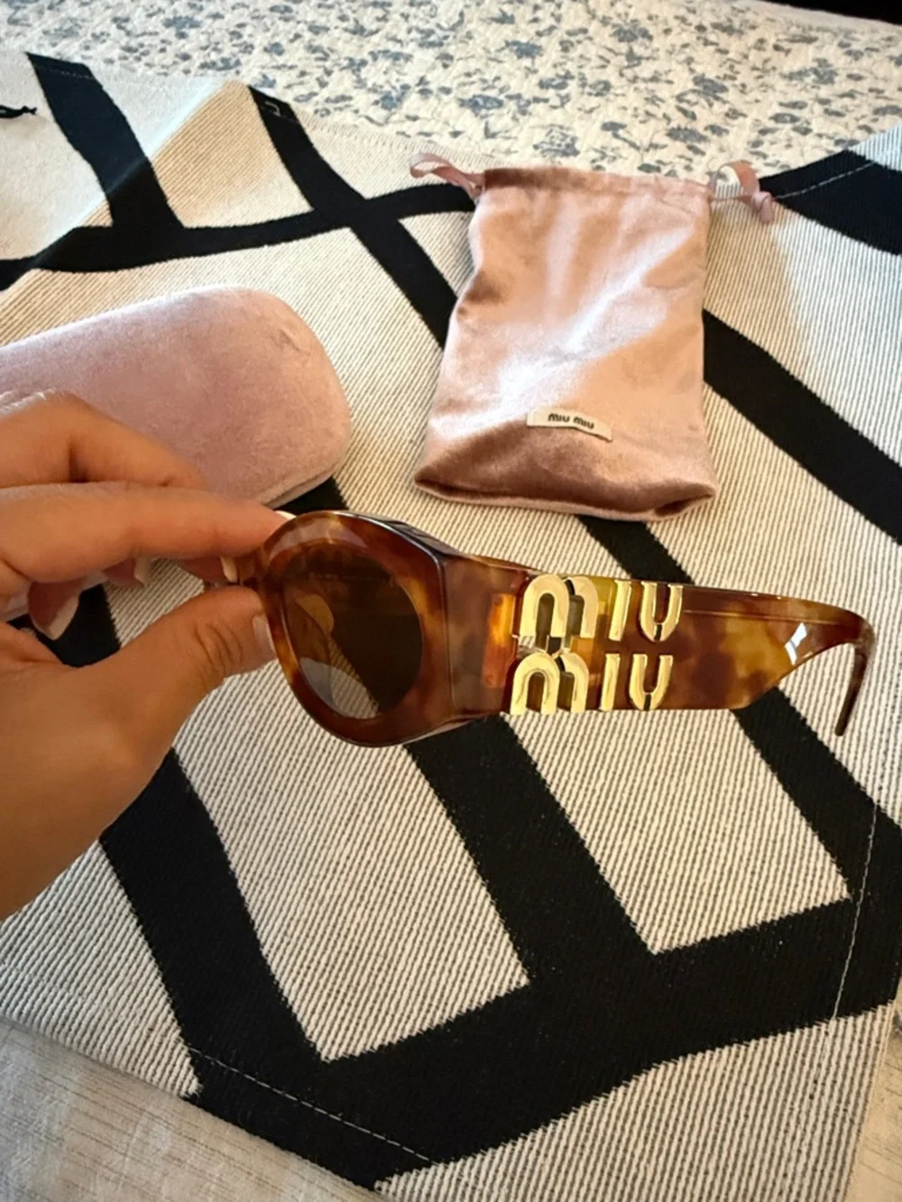 Miu Miu Tortoiseshell Cat-Eye Sunglasses with Pink Velvet Pouch - Picture 3 of 4